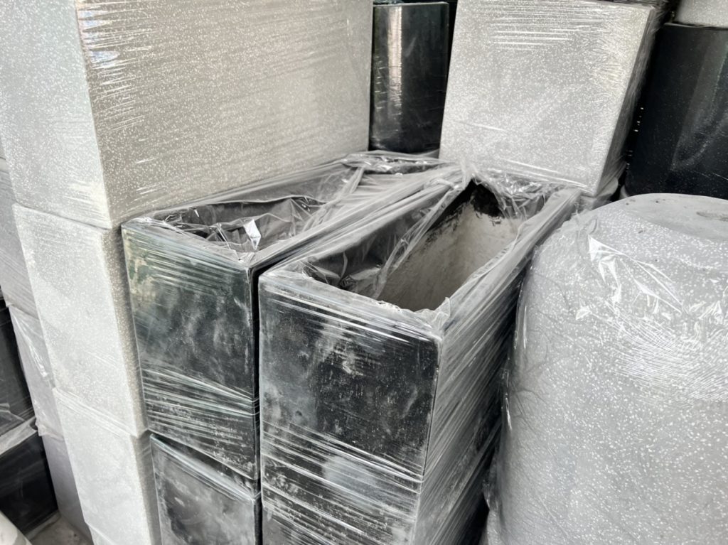 Cây Cảnh Dĩ An chuyên cung cấp các loại hoa cây cảnh với giá tốt !!!